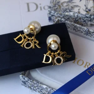 DIOR EARING