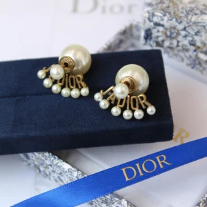 DIOR EARING