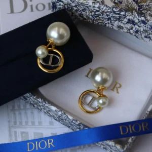 DIOR EARING