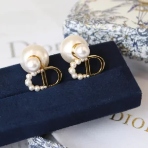 DIOR EARING