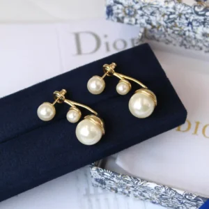 DIOR EARING
