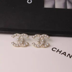 CHANEL EARING