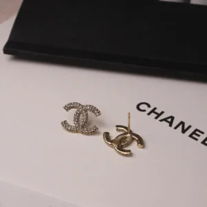 CHANEL EARING