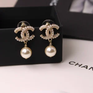 CHANEL EARING