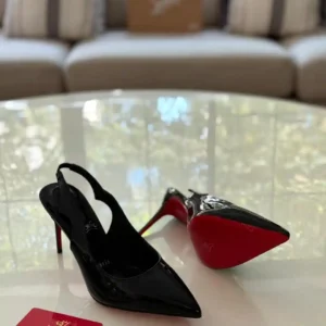 WOMEN'S PUMPS
