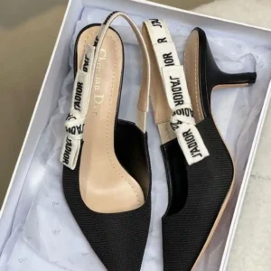 WOMEN'S PUMPS