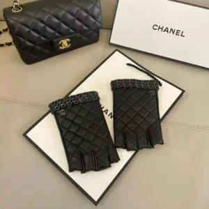 CHANEL GLOVES
