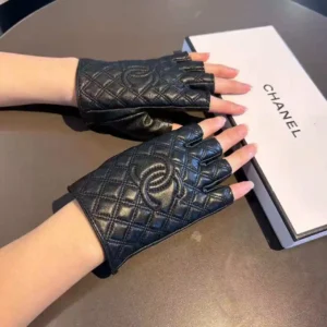 CHANEL GLOVES