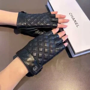 CHANEL GLOVES