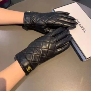 CHANEL GLOVES