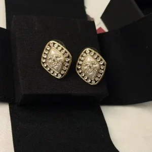 CHANEL EARING