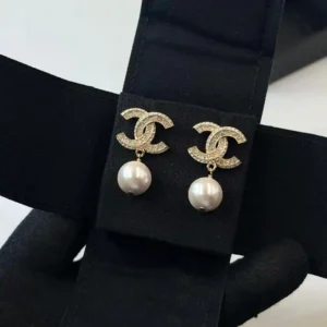 CHANEL EARING
