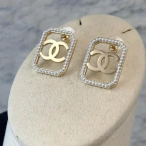 CHANEL EARING