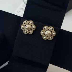 CHANEL EARING