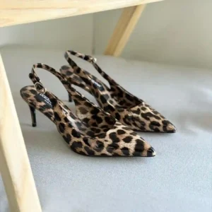 WOMEN'S PUMPS