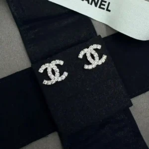 CHANEL EARING