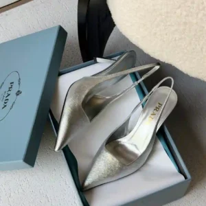 WOMEN'S SHOES