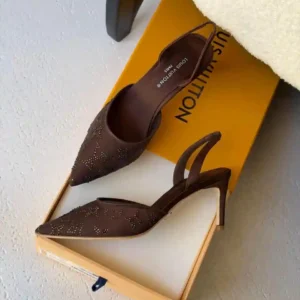 WOMEN'S SHOES