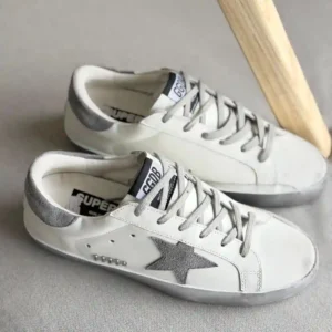 SPORT SHOES