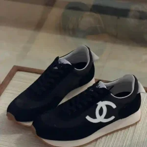 SPORT SHOES