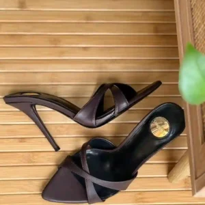 WOMEN'S SANDAL