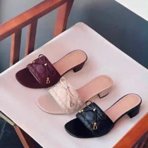 WOMEN'S SANDAL