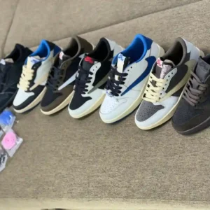 SPORT SHOES