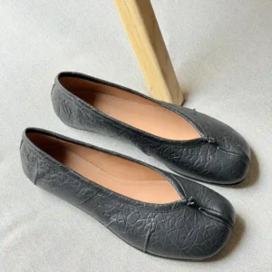 WOMEN'S SHOES