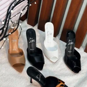 WOMEN'S SANDAL