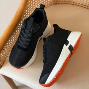 SPORT SHOES