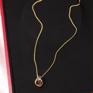 NECKLESS